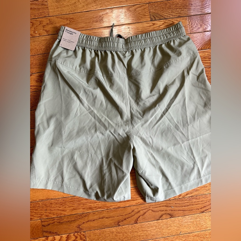 New!!! Nike Dri-Fit Shorts - Picture 3 of 4